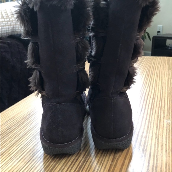 Encanto Faux Fur lined Boots with Side Buttons - Picture 3 of 8